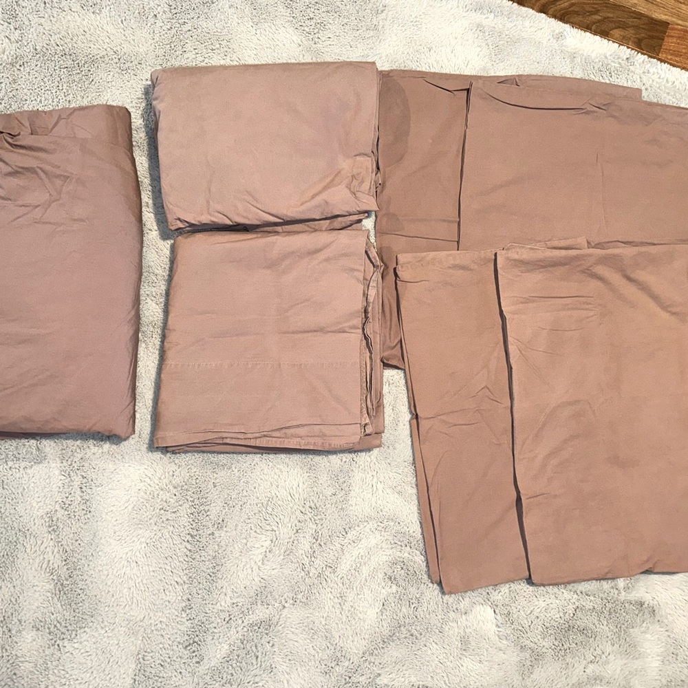 Parachute Home Clover Brushed Cotton Sheet Set - Picture 8 of 14